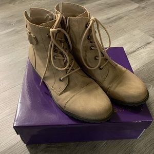 Madden Girl Ankle Boot- Taupe Size 9 W